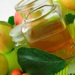 The benefits of using apple cider vinegar for hair treatment